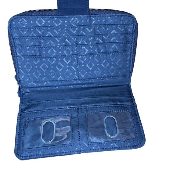 HTF Vera Bradley Merry Mischief Snow Day RFID Turnlock Wallet NWOT - Picture 7 of 11